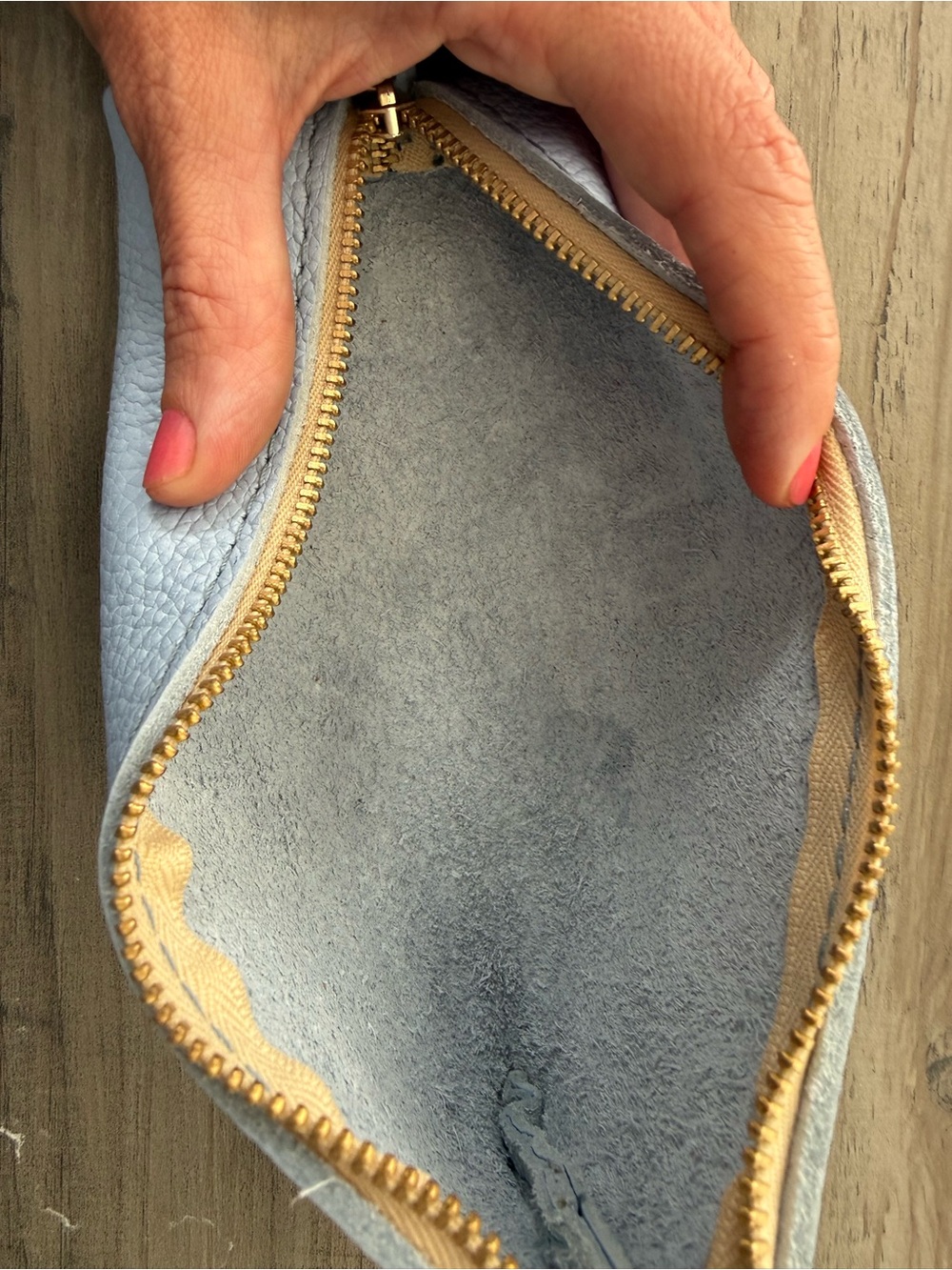 Portland Leather Alpine Zip Pouch - Picture 3 of 3